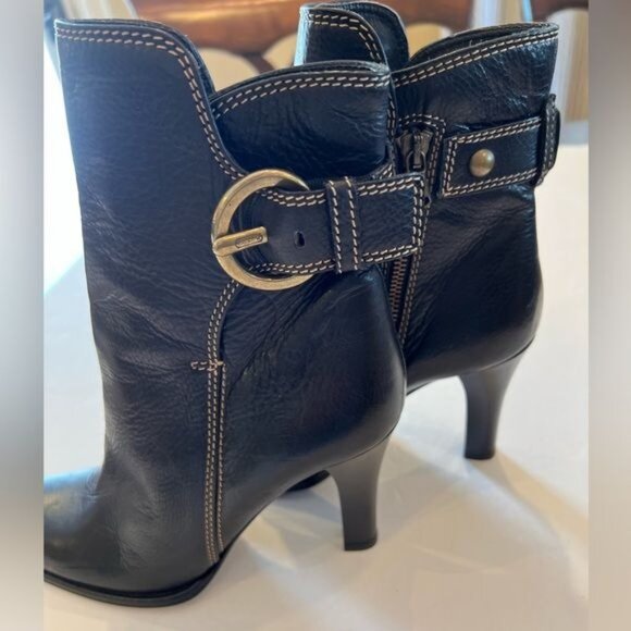 Coach Women’s Nancie Soft Calf Black Pebbled Leather Heeled Bootie Italy Size 6 - Picture 5 of 15